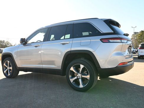 New 2026 Jeep Grand Cherokee Limited image 2