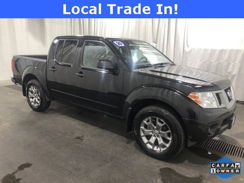 Used 2020 Nissan Frontier SV image 2