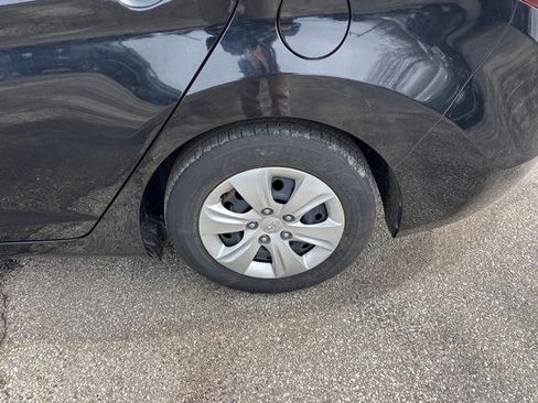 Used 2016 Hyundai Elantra SE image 27