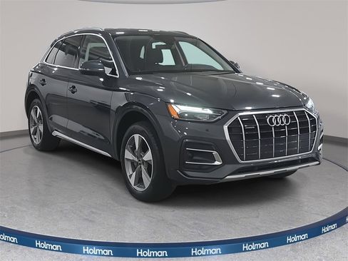 Certified 2023 Audi Q5 2.0T Premium w/ Convenience Package image 3