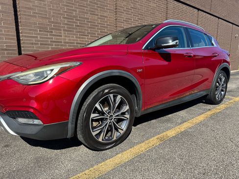 Used 2018 INFINITI QX30 Premium w/ Navigation Package image 31