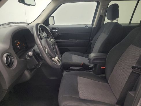 Used 2014 Jeep Patriot Latitude FWD image 17