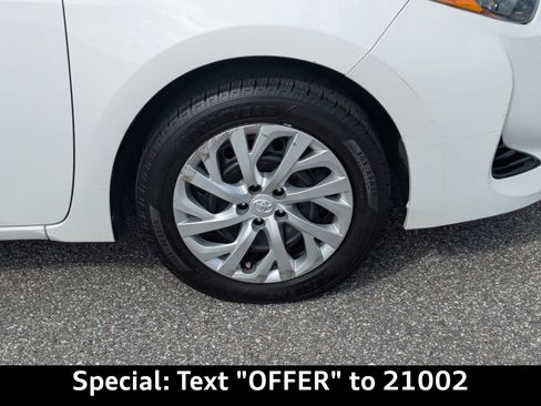 Used 2018 Toyota Corolla LE FWD image 13