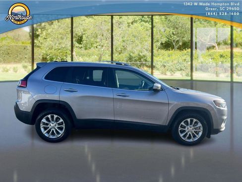 Used 2019 Jeep Cherokee Latitude w/ Popular Appearance Group image 19