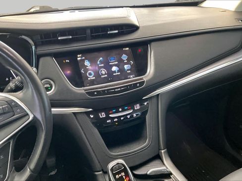 Used 2018 Cadillac XT5 Luxury w/ Driver Awareness Package FWD image 7