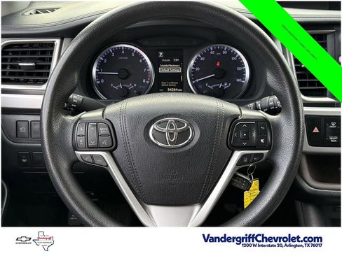 Used 2019 Toyota Highlander LE FWD image 13