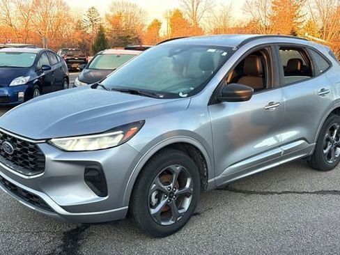 Used 2024 Ford Escape ST-Line image 3