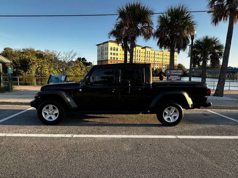 Used 2020 Jeep Gladiator Sport w/ Quick Order Package 24S image 15