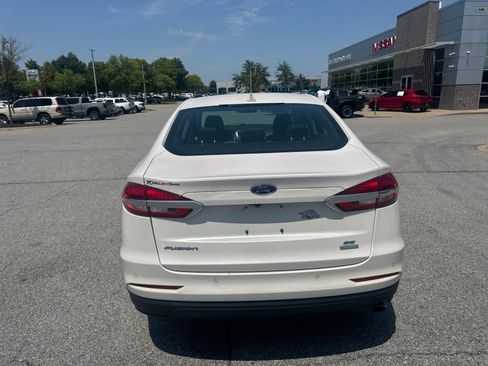 Used 2020 Ford Fusion SE FWD image 6