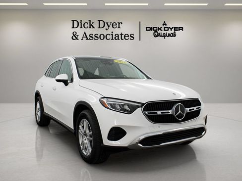 Used 2024 Mercedes-Benz GLC 300 4MATIC image 10