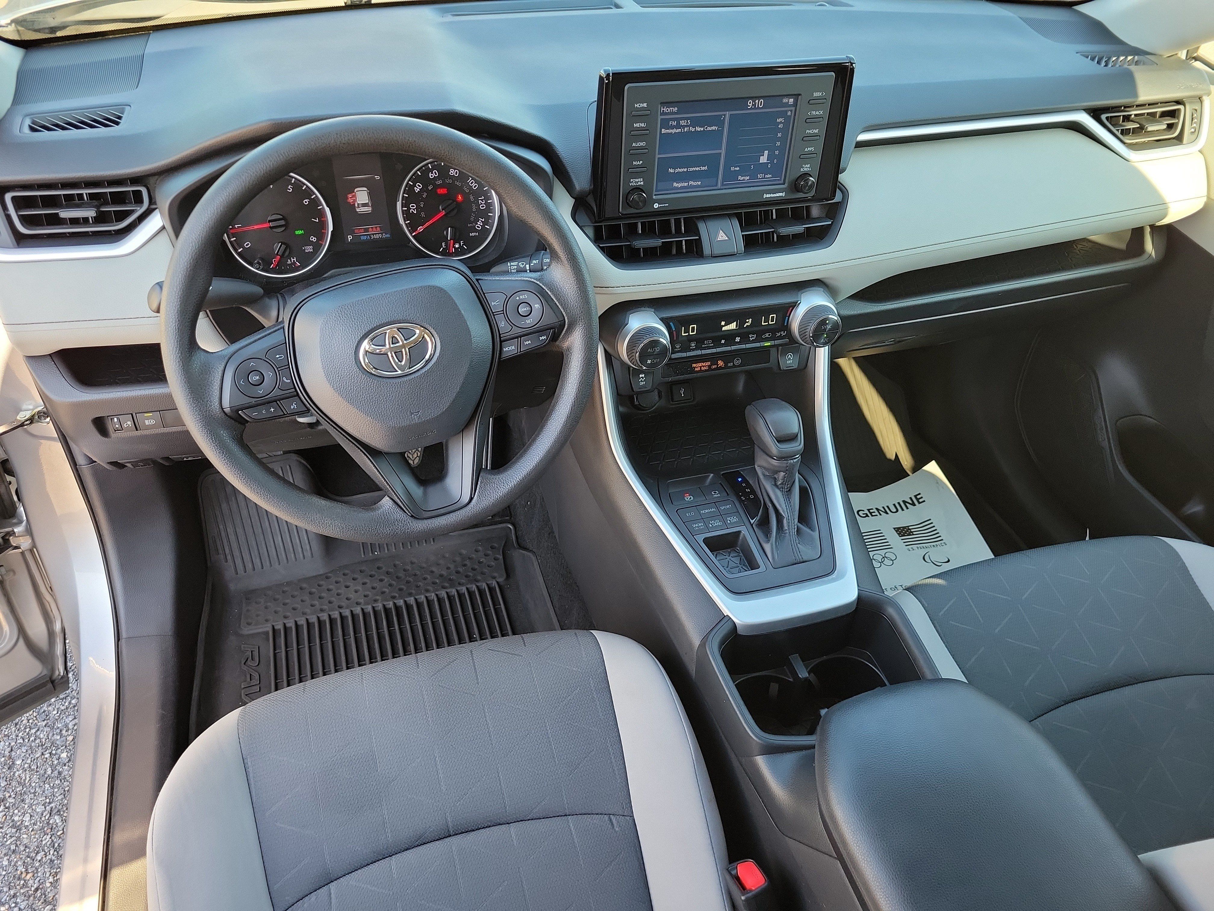 Used 2022 Toyota RAV4 XLE AWD/4WD image 14