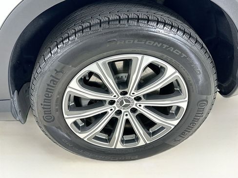 Used 2024 Mercedes-Benz GLC 300 image 32