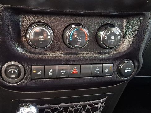 Used 2015 Jeep Wrangler Unlimited Sahara w/ Connectivity Group image 16