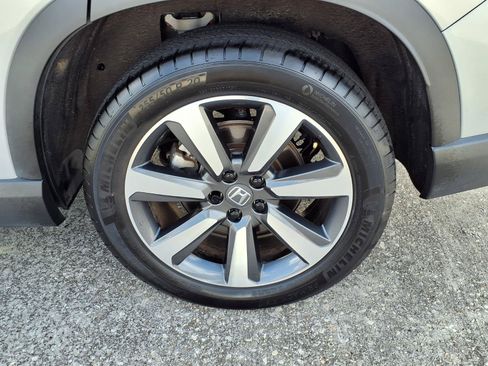 Certified 2025 Honda Pilot Touring image 27