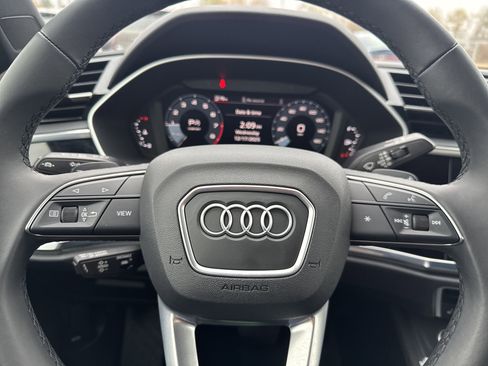 Certified 2025 Audi Q3 2.0T Premium w/ Convenience Package image 10