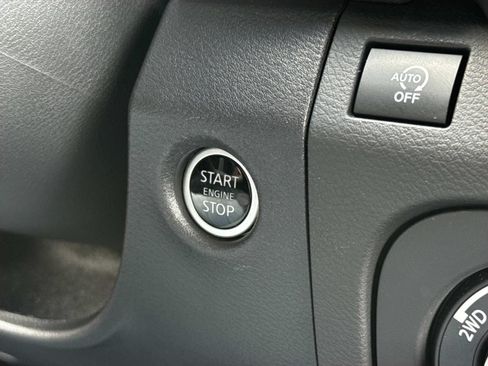 Used 2025 Nissan Frontier PRO-4X w/ Pro Convenience Package AWD/4WD image 19