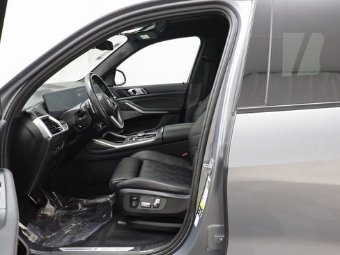 Certified 2024 BMW X7 xDrive40i w/ M Sport Package image 5