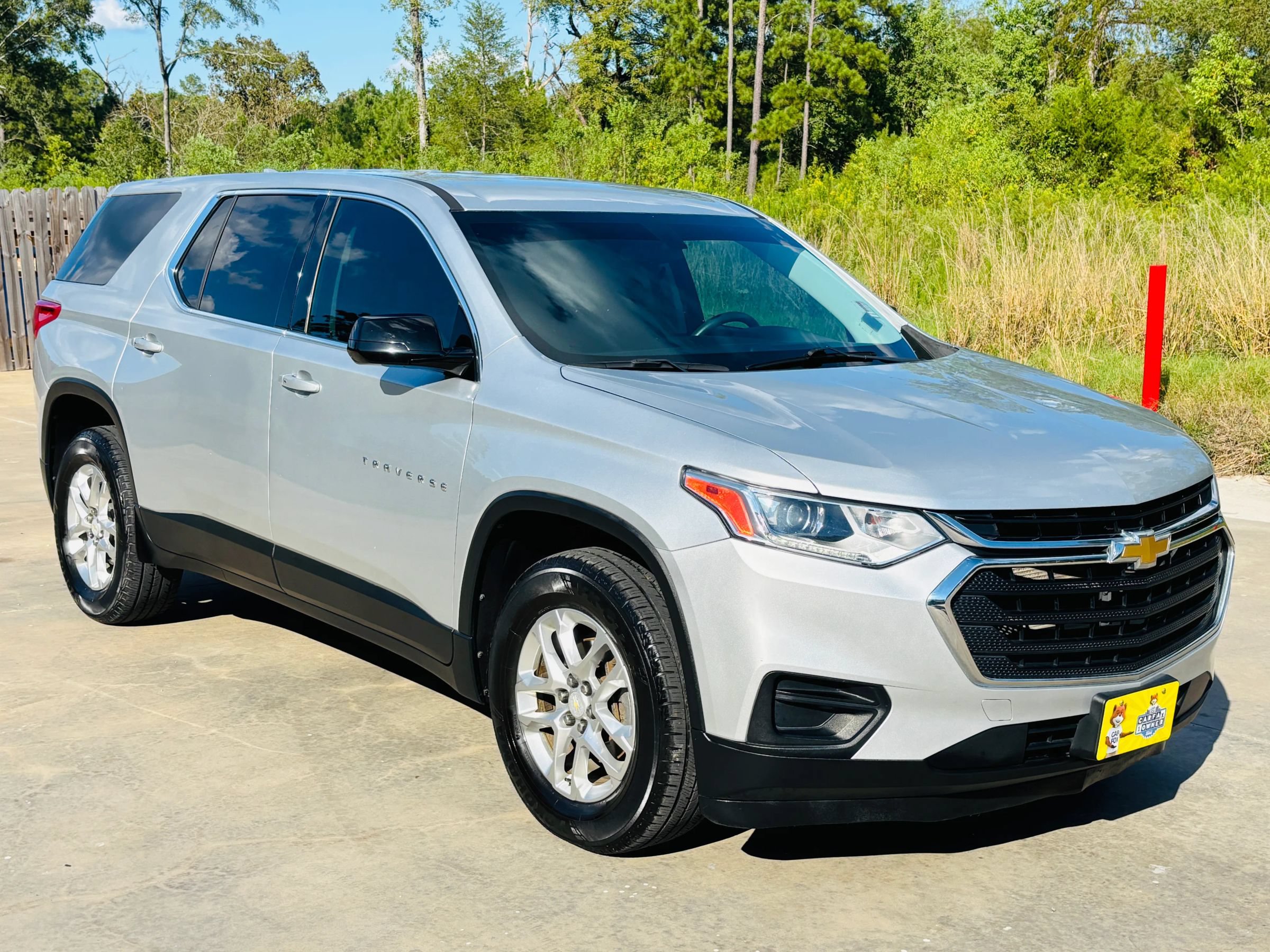 Used 2020 Chevrolet Traverse LS FWD image 1