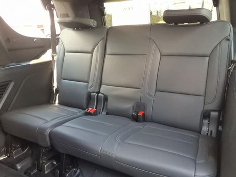 Used 2025 Chevrolet Tahoe LT w/ Comfort Package AWD/4WD image 15