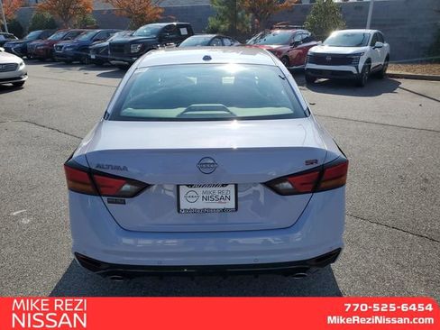 New 2025 Nissan Altima 2.5 SR w/ SR Premium Package image 3