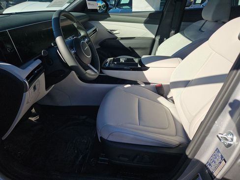 Certified 2025 Hyundai Tucson Limited image 17