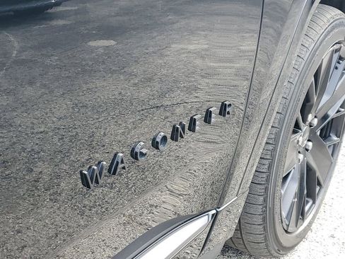 Used 2024 Jeep Wagoneer Launch Edition AWD/4WD image 6