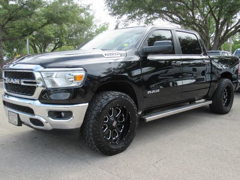 Used 2022 RAM 1500 Big Horn AWD/4WD image 3