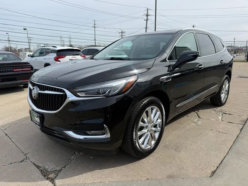 Used 2020 Buick Enclave Premium w/ Sun and Sites Package image 6