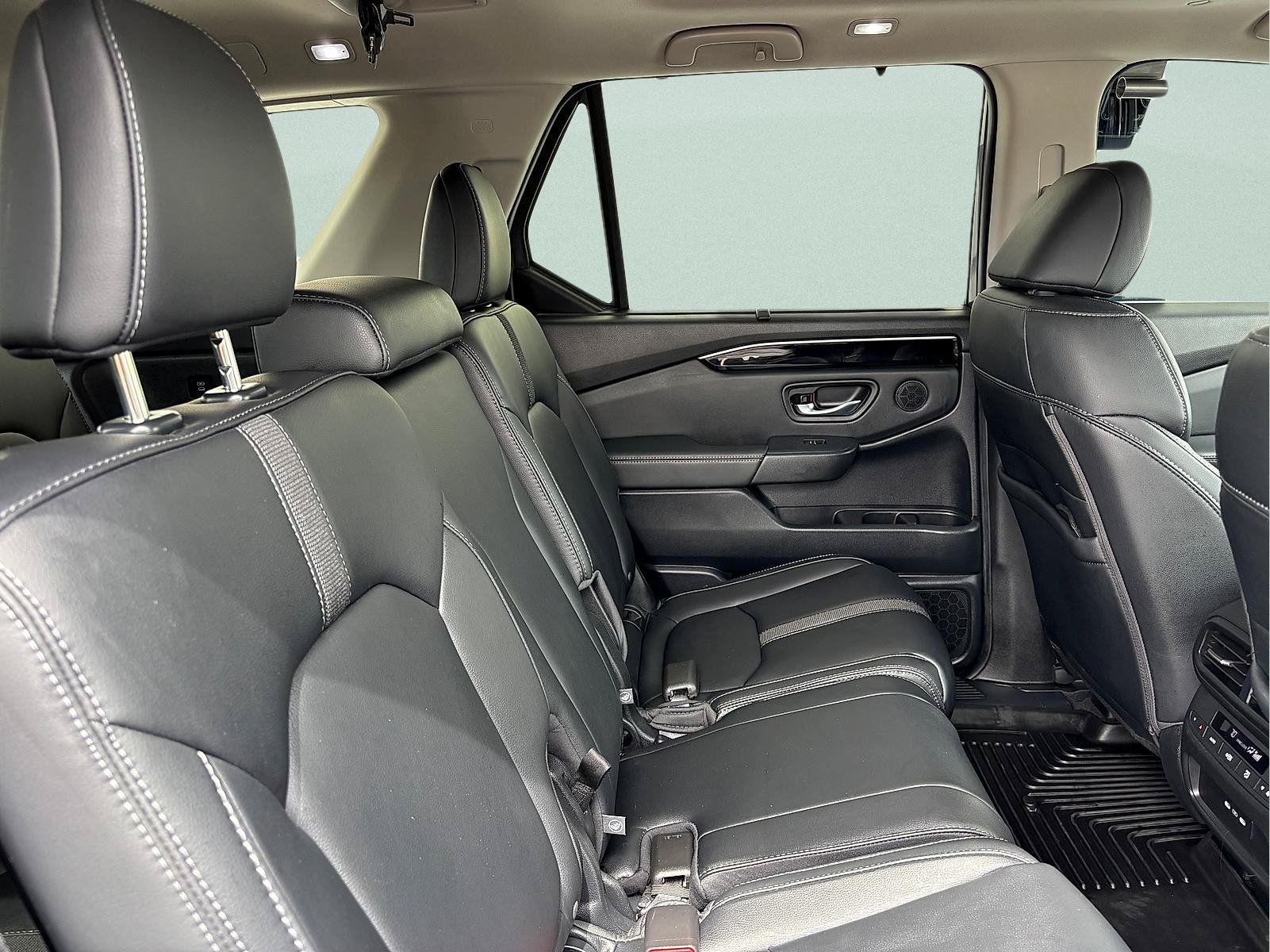 Certified 2025 Honda Pilot Touring image 32