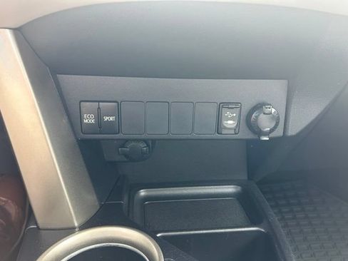 Used 2015 Toyota RAV4 XLE AWD/4WD image 25