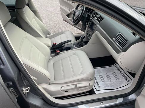 Used 2018 Volkswagen Passat 2.0T R-Line image 27