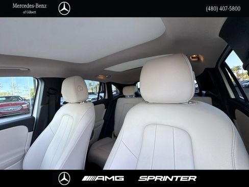 Used 2022 Mercedes-Benz GLA 250 4MATIC w/ Premium Package Lite image 17