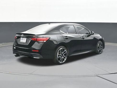 Used 2024 Nissan Sentra SR w/ SR Premium Package FWD image 15