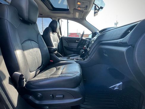 Used 2015 Chevrolet Traverse LT w/ LPO, 'HIT The Road' Package image 27