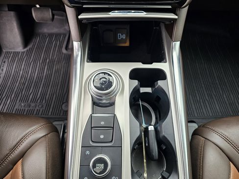 Used 2023 Ford Explorer King Ranch w/ Technology Package image 28