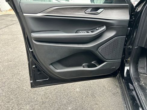 New 2026 Jeep Grand Cherokee Altitude image 11