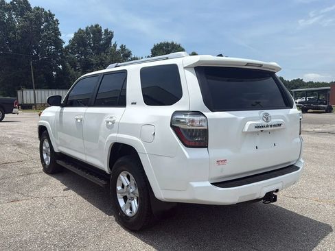 Used 2018 Toyota 4Runner SR5 RWD image 3