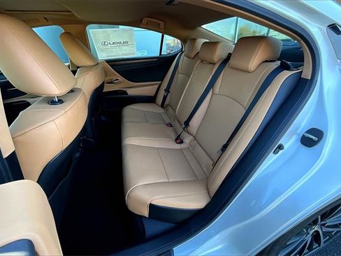 New 2025 Lexus ES 350 w/ Premium Package image 10
