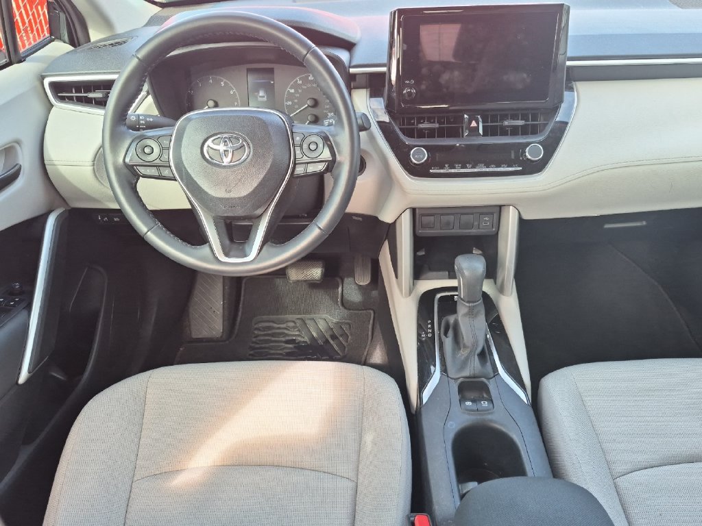 Certified 2025 Toyota Corolla Cross LE FWD image 14