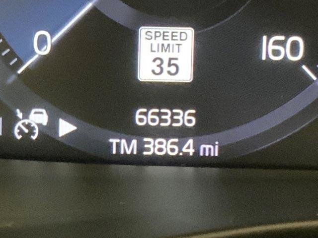 Used 2020 Volvo XC40 T5 R-Design AWD/4WD image 24
