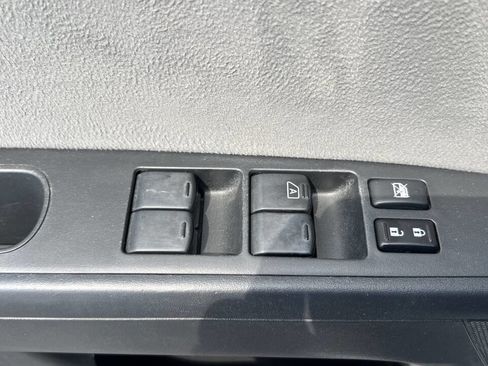 Used 2011 Nissan Sentra 2.0 image 16