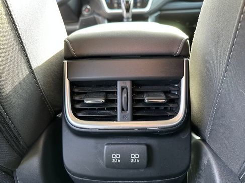 Certified 2022 Subaru Outback Premium image 32