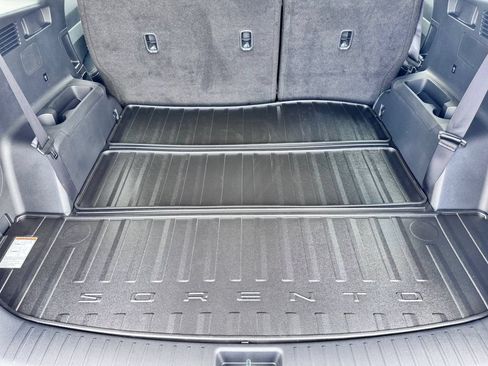 New 2026 Kia Sorento LX FWD image 13