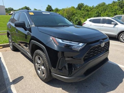 Used 2023 Toyota RAV4 LE AWD/4WD image 7