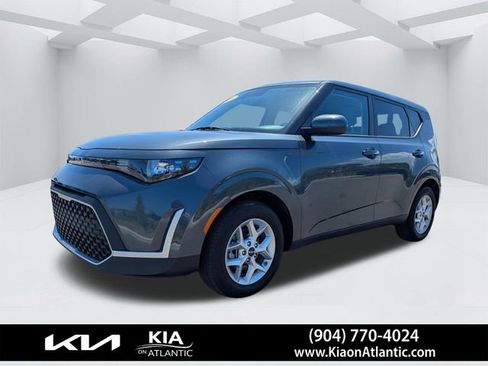 Used 2025 Kia Soul LX FWD image 7