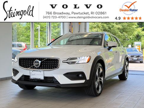 Certified 2025 Volvo V60 B5 Cross Country Plus AWD/4WD image 1