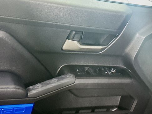 Used 2025 Toyota Tacoma TRD Off-Road image 15