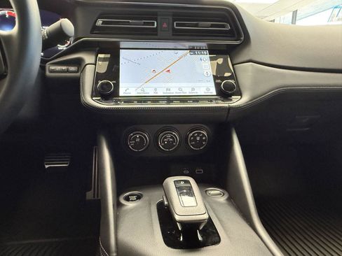 Used 2023 Nissan Z w/ Floor Mat Package (L93) RWD image 24