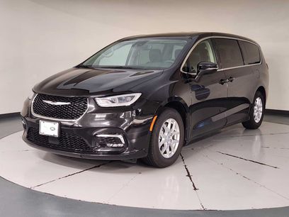 Used 2023 Chrysler Pacifica Touring-L