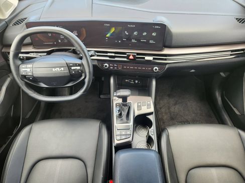 Used 2026 Kia Sportage EX FWD image 29